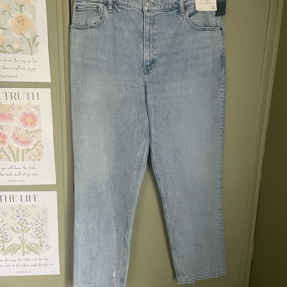 NWT Abercrombie & Fitch Light Wash The 90’s Straight Jeans Sz 16R - Picture 1 of 6